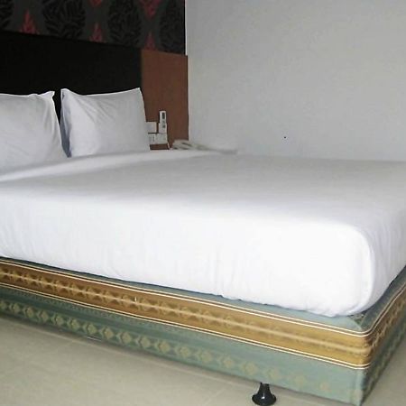 Orange Grand Hotel Ban Khlong Phruan Dış mekan fotoğraf