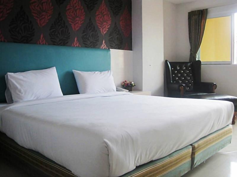 Orange Grand Hotel Ban Khlong Phruan Dış mekan fotoğraf
